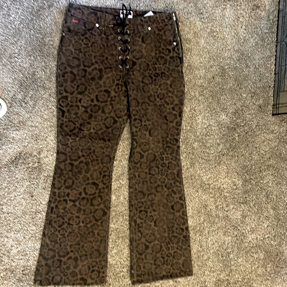 Wrangler Fender animal leopard cheetah flare jeans size 30 - Picture 2 of 8